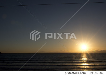 Setting sun Setting sun 19346182