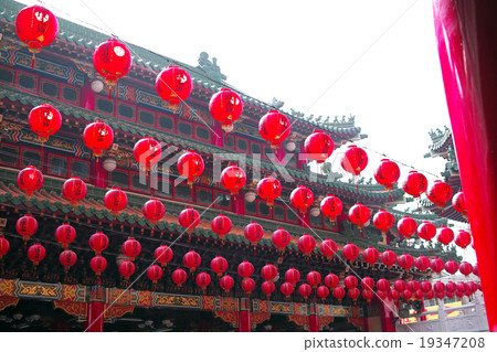 Taiwan Kaohsiung Sanford Palace and red lantern 19347208
