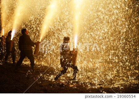 手槍煙花捐贈節日岐阜市手隧道煙花 19360554