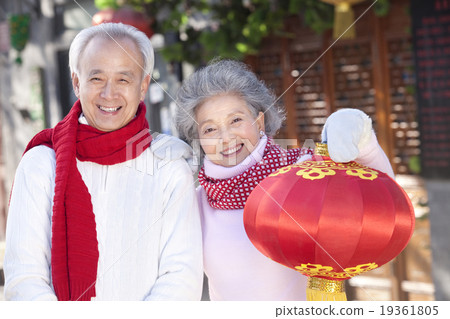 Senior couple Celebrates Chinese New Year 19361805