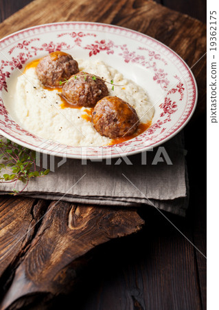 Meatballs, duck meat, mashed celery, potato Meatballs, duck meat, mashed celery, potato 19362175