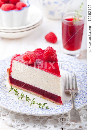 Raspberry and roast bell pepper mousse cake Raspberry and roast bell pepper mousse cake 19362195
