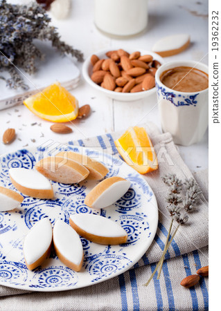 Calissons d'Aix-en-Provence French Provence sweets 19362232