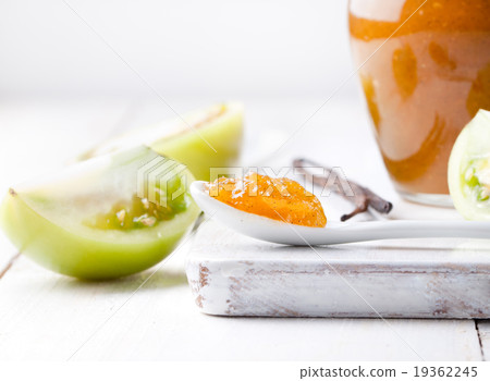 Green tomatoes jam with vanilla pods 19362245