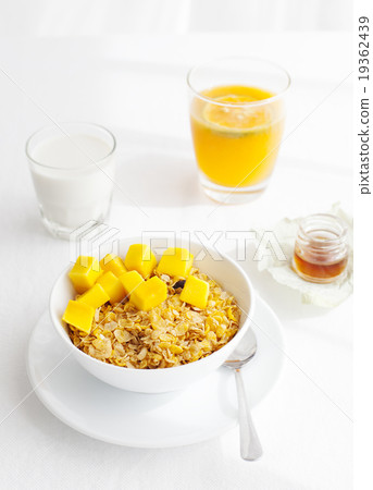Healthy breakfast Corn flakes, muesli, granola 19362439