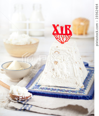 Traditional Russian Orthodox Easter Desserts 19362464