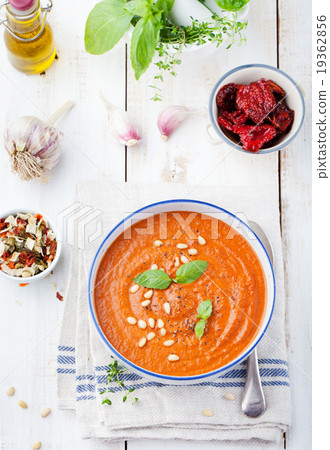 Tomato soup with sun dried tomatoes and olive oil 19362856