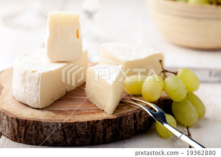 Brie, camembert cheese with fresh grape 19362880