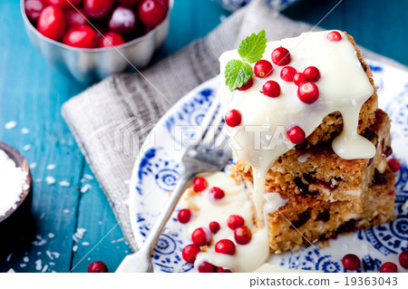 White chocolate cake, blondie, brownie, coconut 19363043