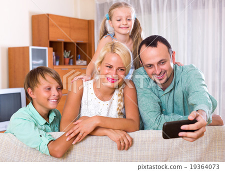 Positive family with two kids 19364073