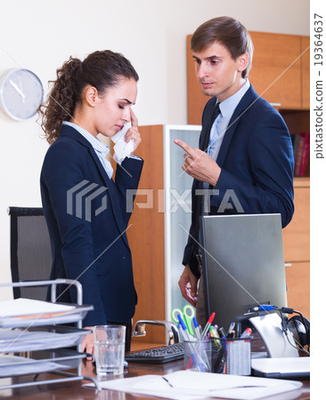 boss scolding employee for mistakes 19364637