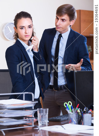 Wrangle between manager and employee Wrangle between manager and employee 19364691