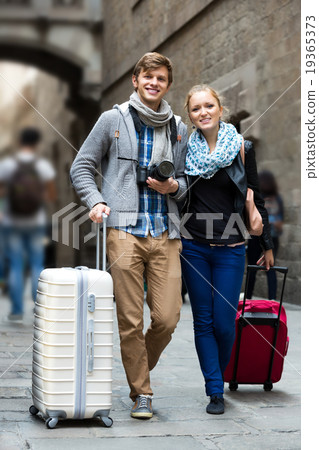 Couple of tourists 19365373