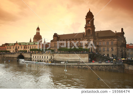 flood in Dresden 2013 flood in Dresden 2013 19366474