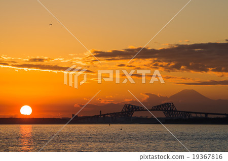 Sunset and Mount Fuji 19367816