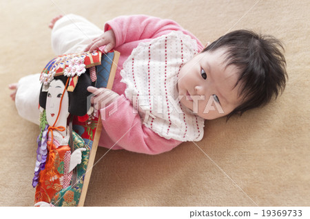 Battles and babies 19369733