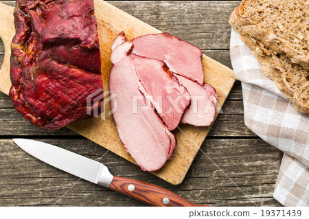 sliced smoked pork meat 19371439