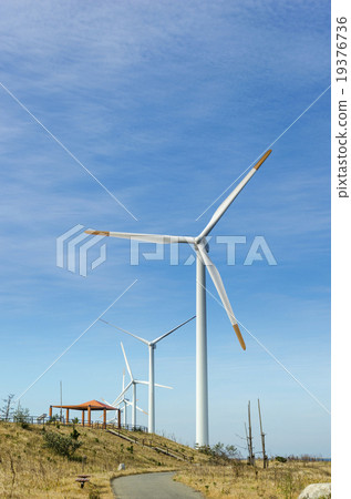 風力發電廠在Hibikinada北部綠色區域 19376736