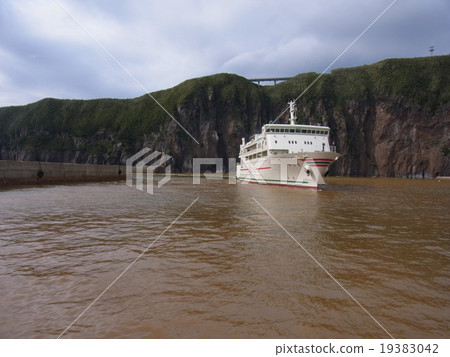 鹿兒島縣三島村硫磺島港口渡輪三島 鹿兒島縣三島村硫磺島港口渡輪三島 19383042