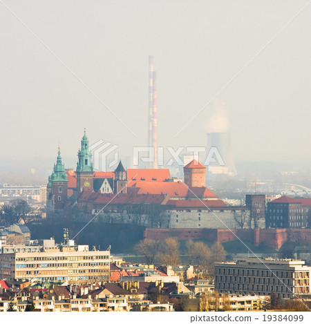 Cracow panorama with Wawel castle 19384099