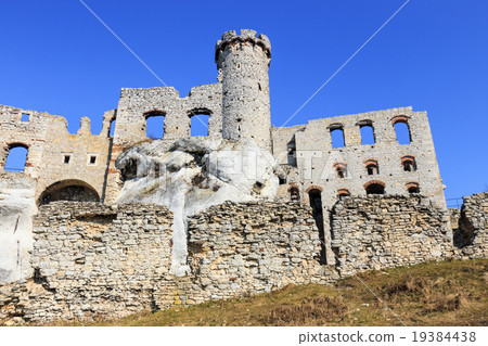 Ogrodzieniec Castle, Poland. 19384438