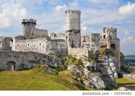 Ogrodzieniec Castle, Poland. 19384482