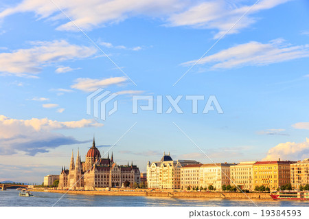 Hungarian Parliament Building in Budapest 19384593