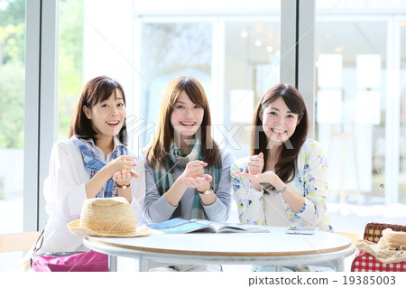 Female Three Person Travel Plan Female Three Person Travel Plan 19385003