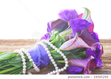 Calla lilly and eustoma flowers 19385293