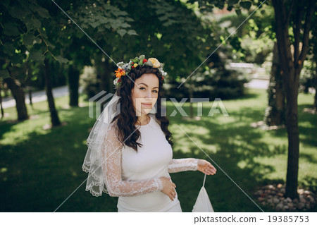 bride with the crown bride with the crown 19385753