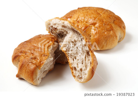 Walnut bread 19387023