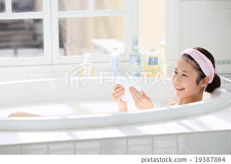 Bath time 19387864