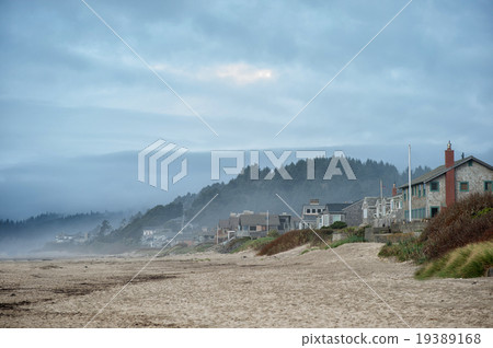 Pretty houses and people near sea in USA Pretty houses and people near sea in USA 19389168