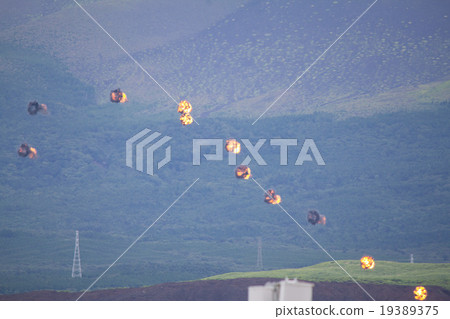Mt. Fuji Bombardment: Crown Bomb Mt. Fuji Bombardment: Crown Bomb 19389375