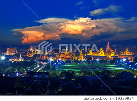 Grand palace with sunset cloud in Bangkok,Thailand Grand palace with sunset cloud in Bangkok,Thailand 19389954