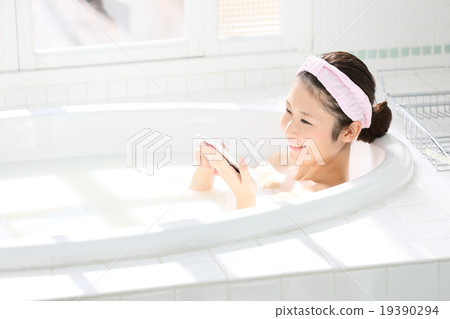 Bath time Bath time 19390294