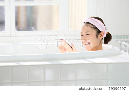 Bath time 19390297