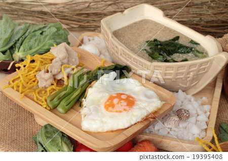 Fried noodle of pork and gravy - chinese food. Fried noodle of pork and gravy - chinese food. 19395408