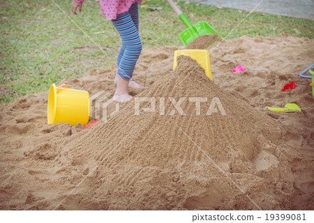 kid's toys for playing sand bucket and shovel kid's toys for playing sand bucket and shovel 19399081