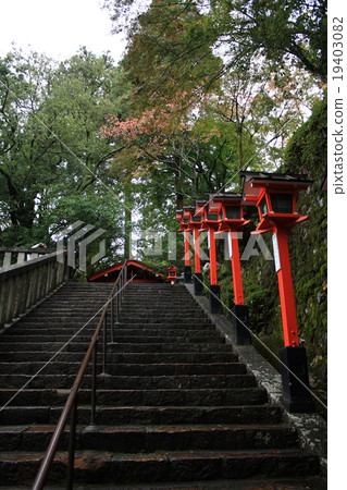 A little colored leaves at Kurama Temple 19403082