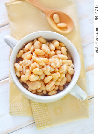 white beans in bowl white beans in bowl 19404212