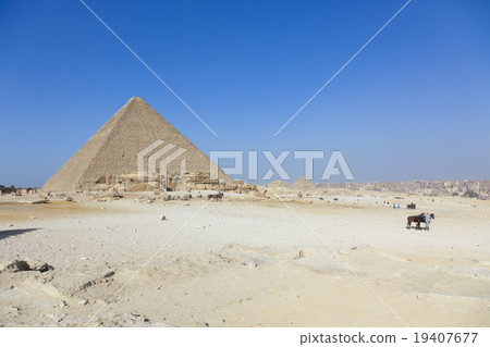 吉薩金字塔在埃及 吉薩金字塔在埃及 19407677