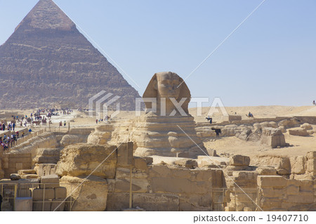 Pyramids of Egyptian Giza and Sphinx 19407710