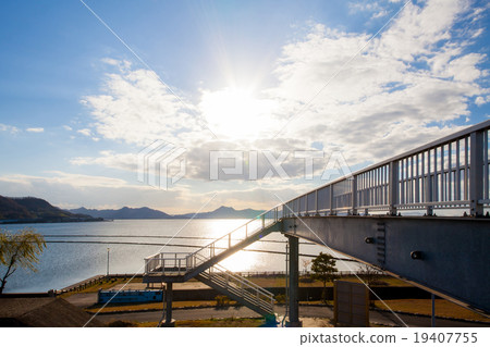 在小島湖設置日落 19407755