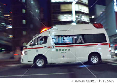 Ambulance to run through the streets of the night 19407820