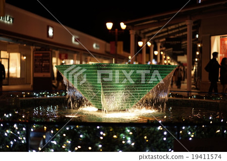 Kobe Sanda Premium Outlet Fountain Kobe Sanda Premium Outlet Fountain 19411574