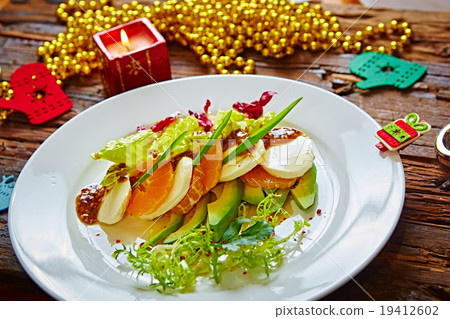 Salad of celery and mandarin oranges, mozzarella 19412602