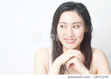 Natural Beauty 19413249