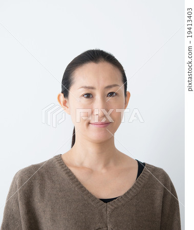 Natural make-up 40s female Natural make-up 40s female 19413403