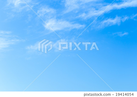 天空蠕動雲肌肉雲條紋雲彩拷貝空間明亮的天空冬天天空圖像背景材料 天空蠕動雲肌肉雲條紋雲彩拷貝空間明亮的天空冬天天空圖像背景材料 19414054